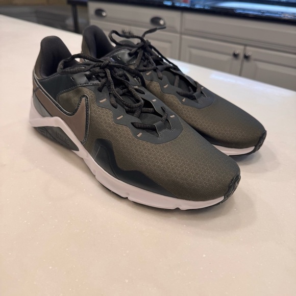 Nike Legend Essential 2 Men’s Athletic Running Sneakers Sz 12 Khaki NEW! - Picture 3 of 13